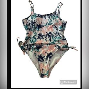 EUC Hurley low back one piece swimsuit Medium